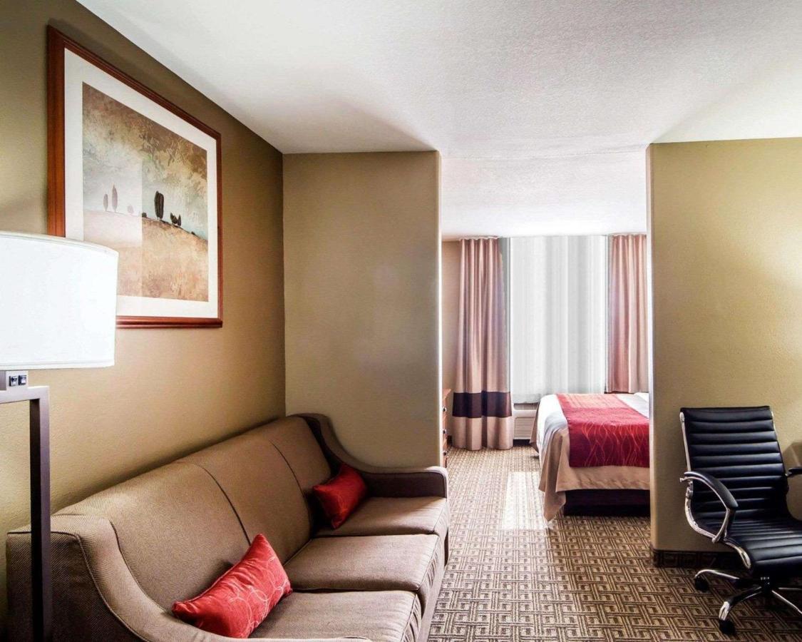 King Suite - Non-Smoking at Comfort Inn & Suites Ponca City near Marland Mansion