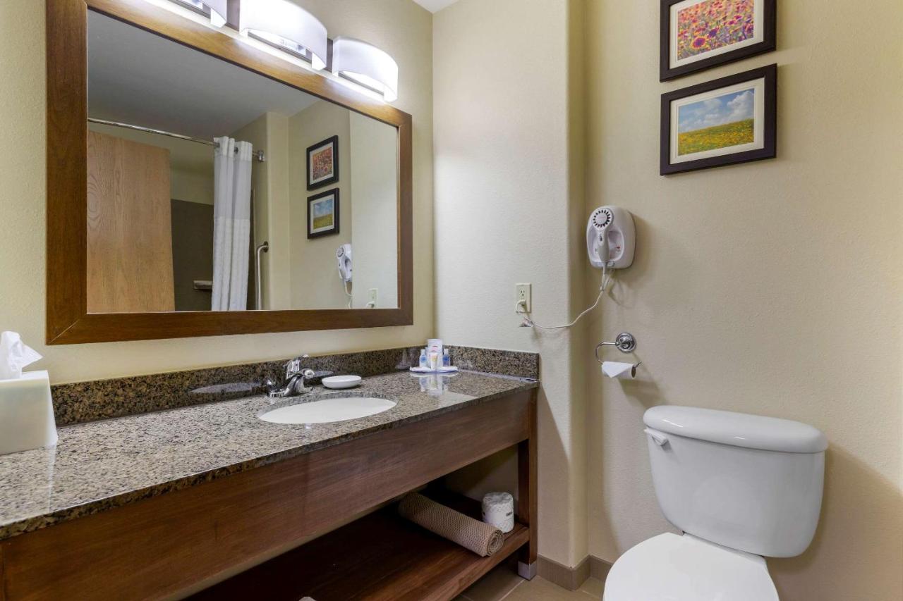 King Suite - Non-Smoking at Comfort Inn & Suites Ponca City near Marland Mansion