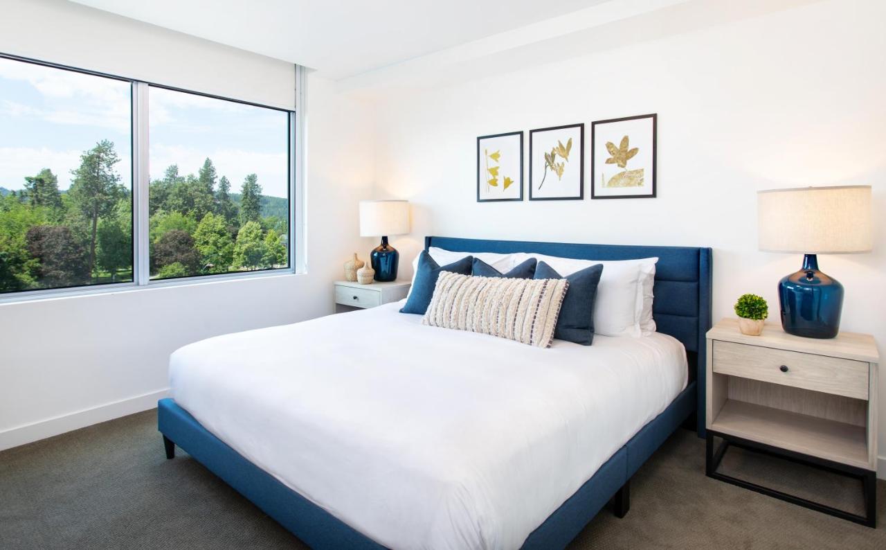 Three-Bedroom Suite at One Lakeside