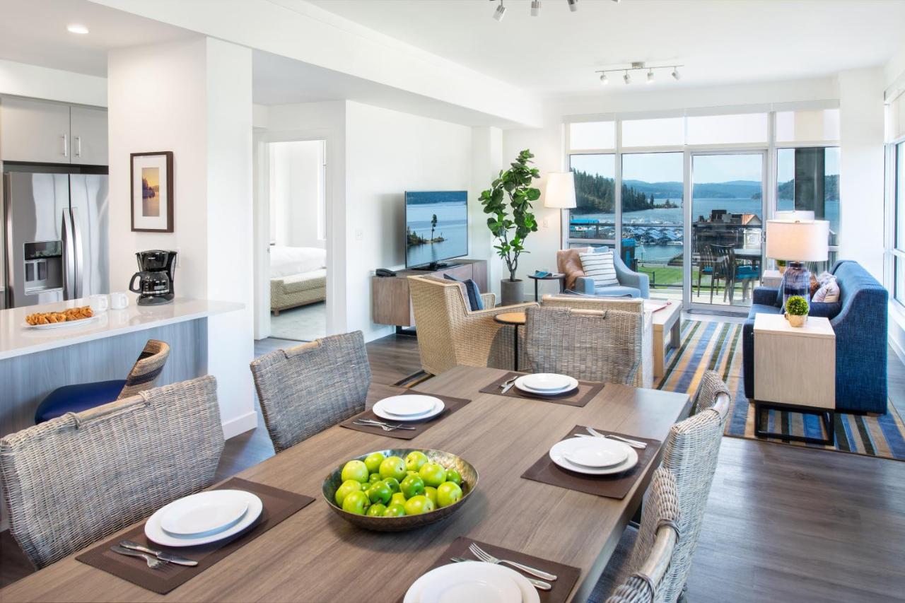 Three-Bedroom Suite at One Lakeside