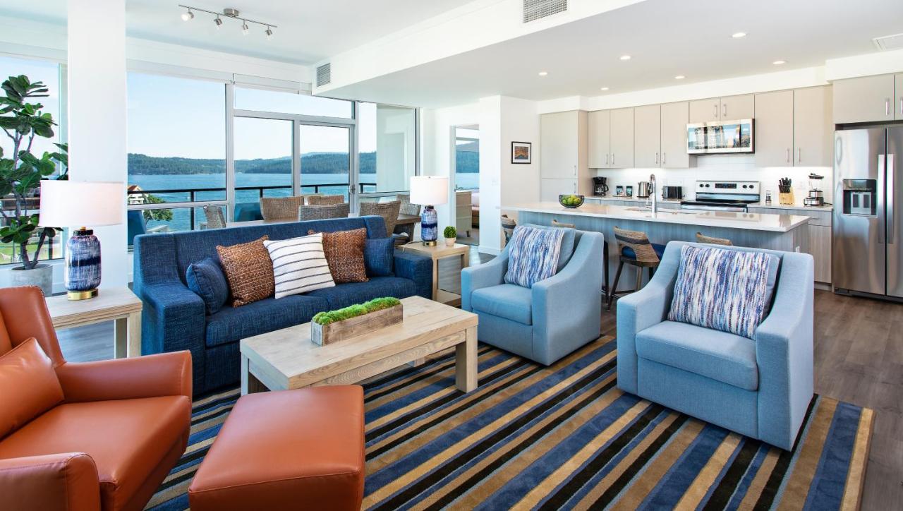 Three-Bedroom Suite at One Lakeside