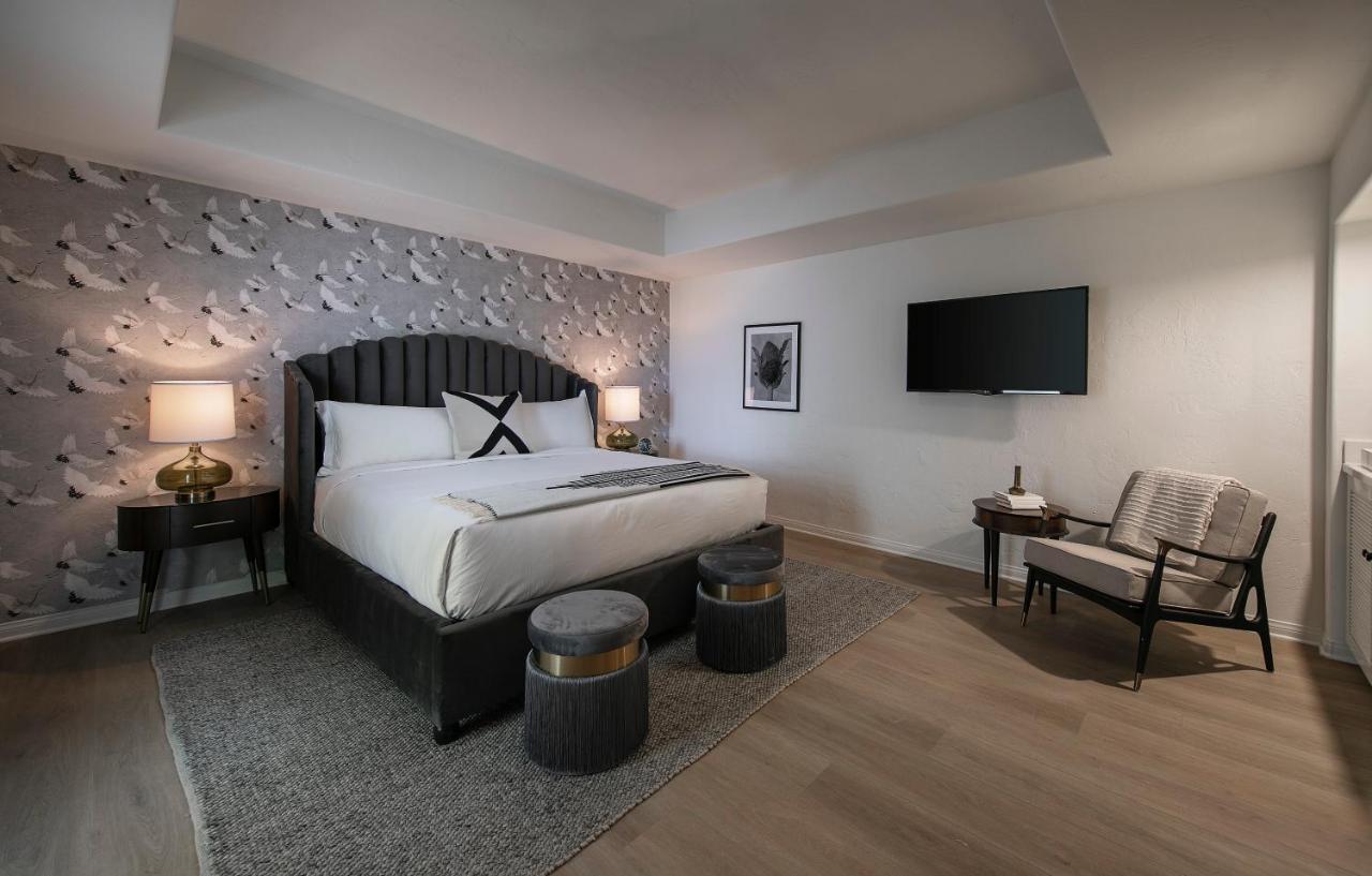 Deluxe King Room at The Colony Palms Hotel and Bungalows - Adults Only