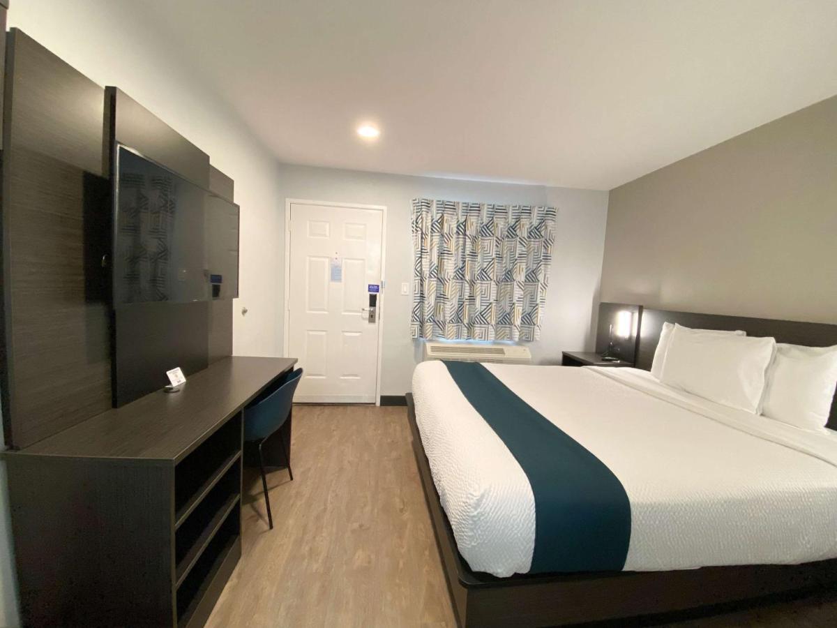 | Motel 6-Bellflower, CA - Los Angeles