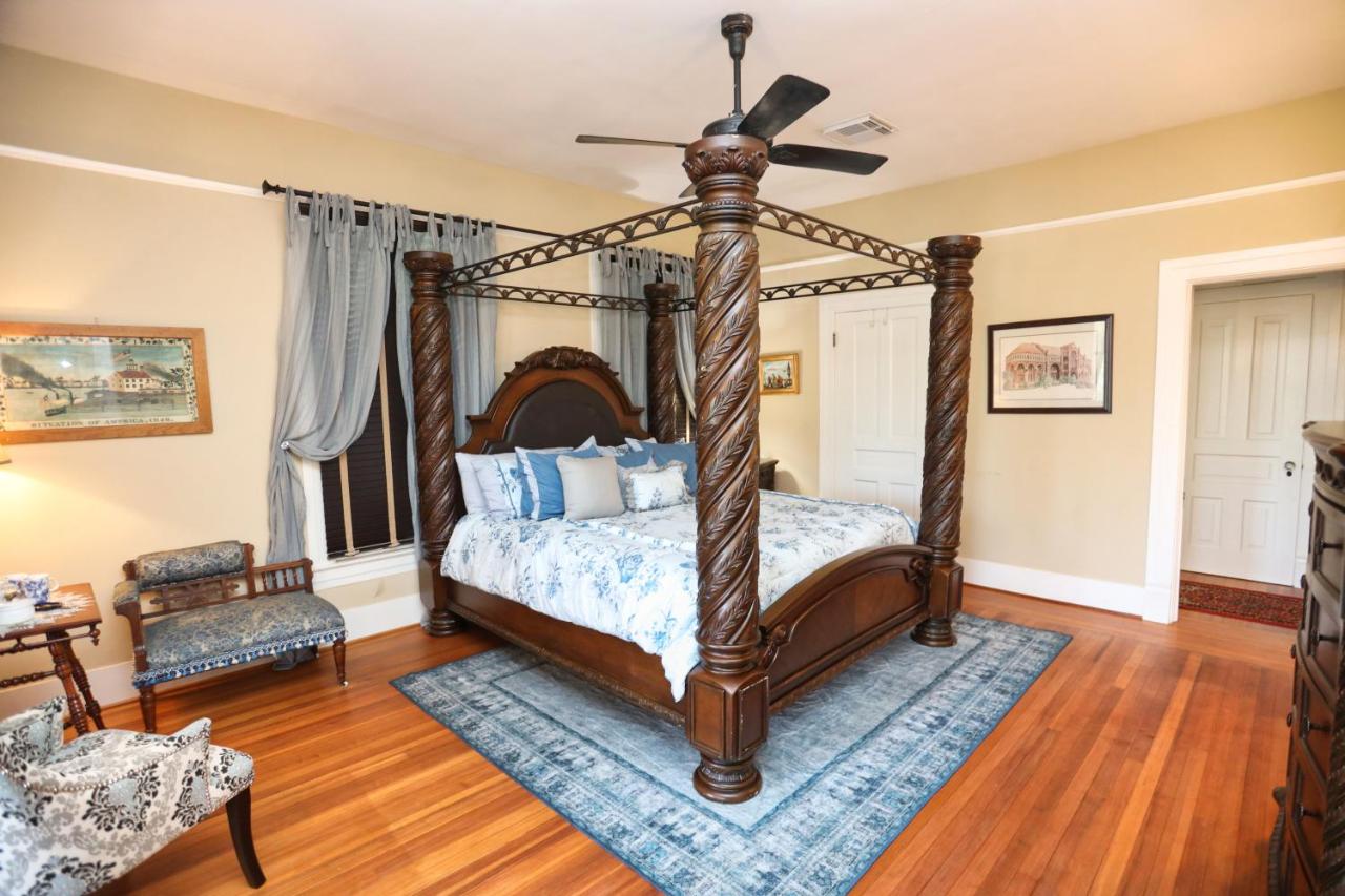 | Virginia Point INN