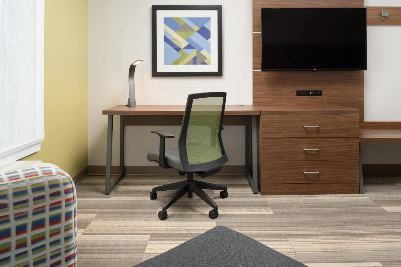 Standard Room at Holiday Inn Express Hotel & Suites Tullahoma by IHG