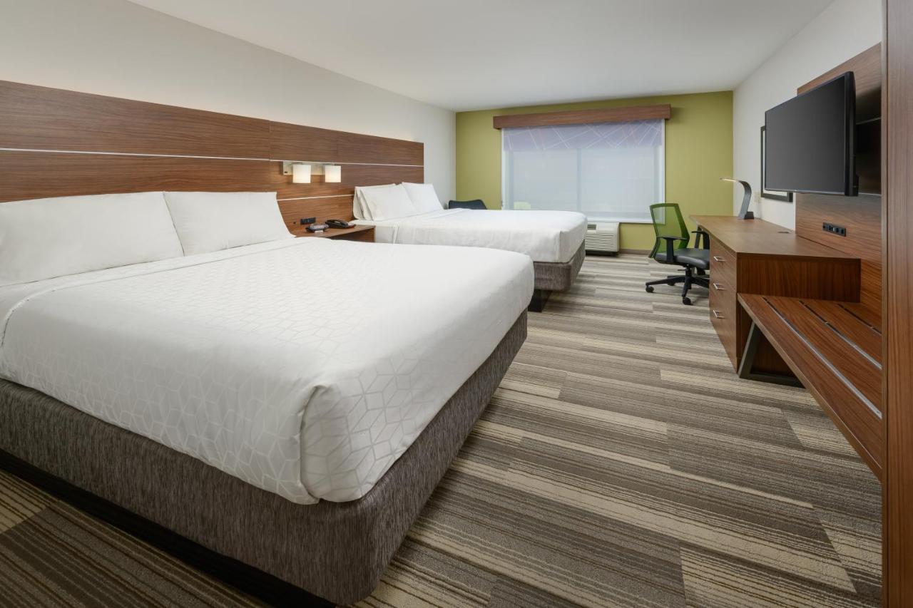  | Holiday Inn Express Hotel & Suites Tullahoma