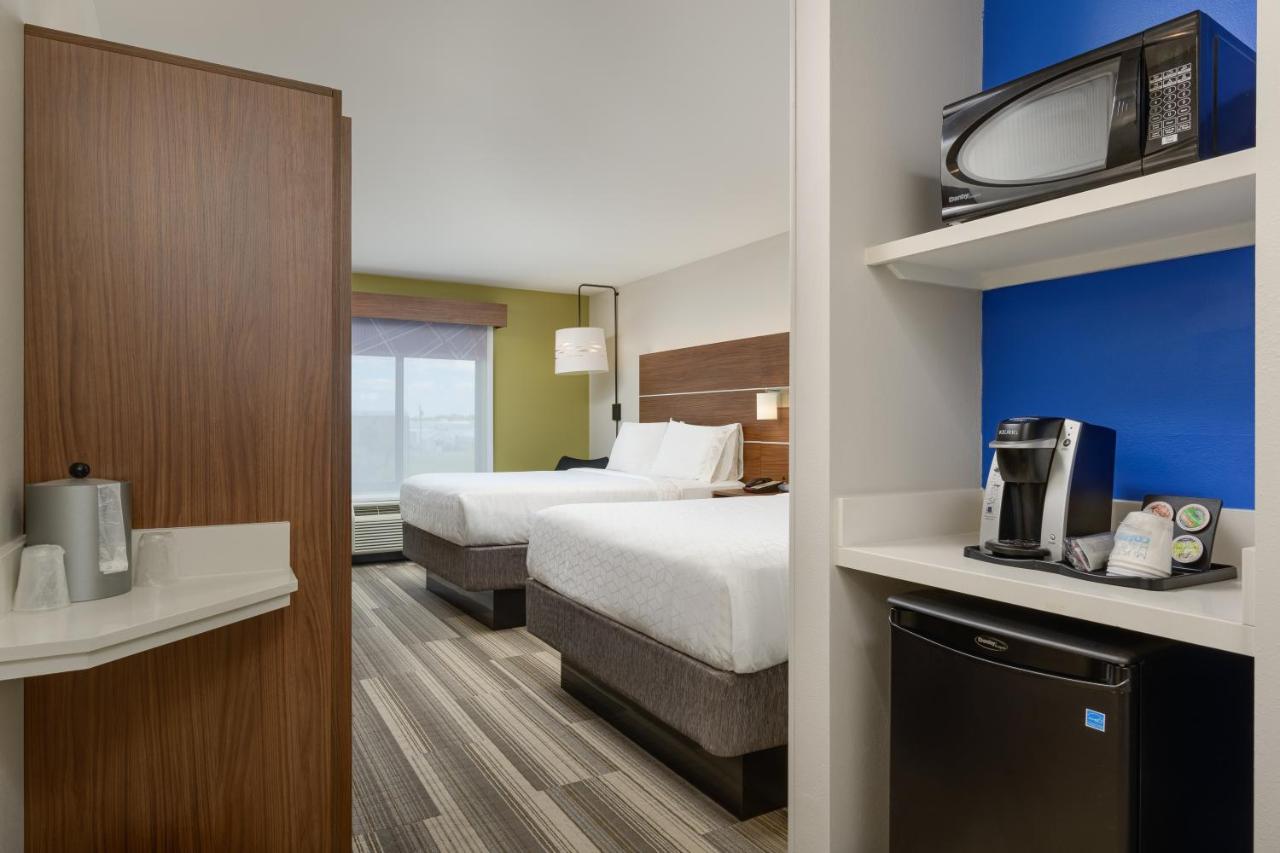 Queen Room with Two Queen Beds - Disability Access/Non-Smoking at Holiday Inn Express Hotel & Suites Tullahoma by IHG