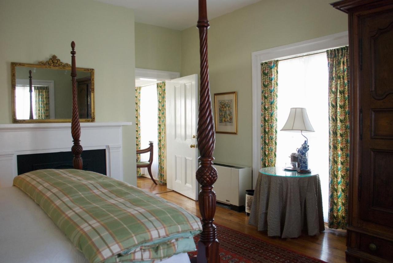| 200 South Street Inn