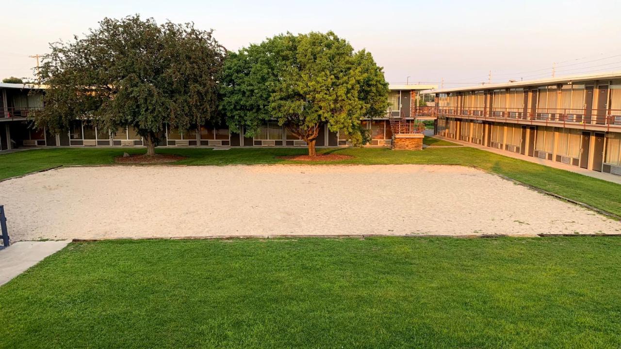  | Norfolk Country Inn and Suites