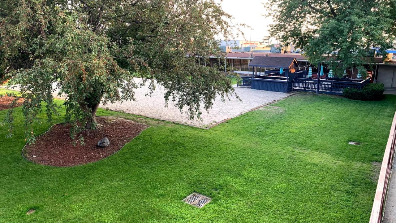  | Norfolk Country Inn and Suites