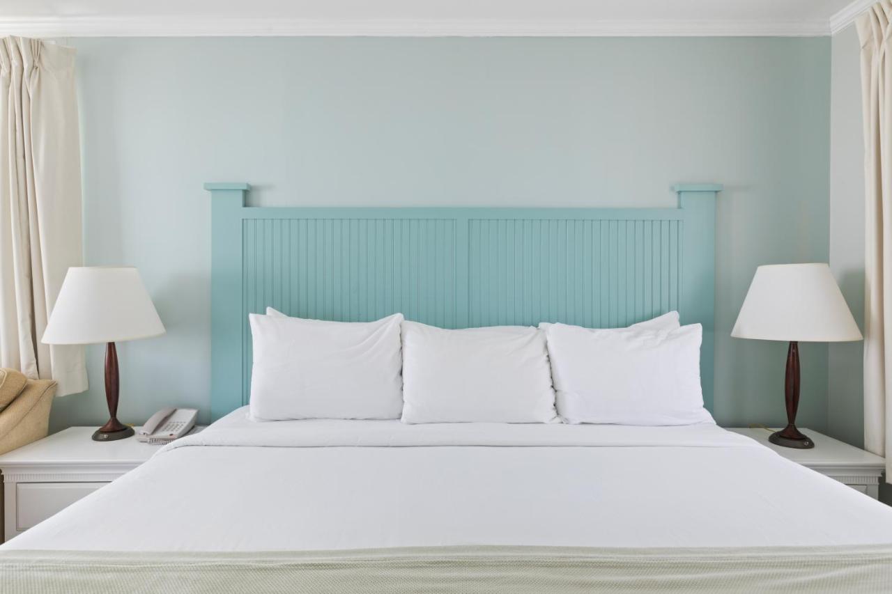 | Colonial Inn
