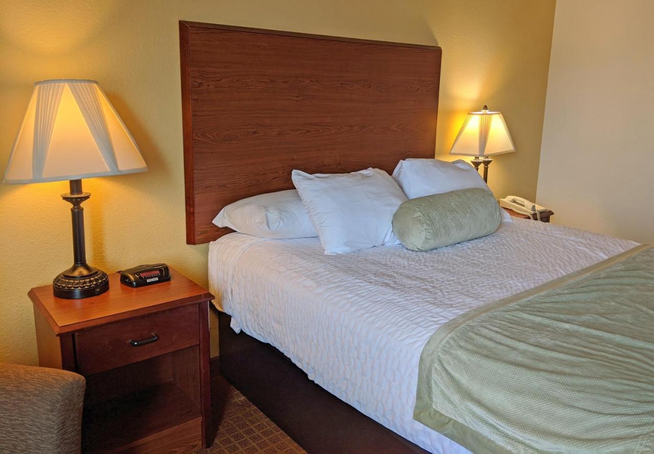 | Rodeway Inn & Suites Hoisington