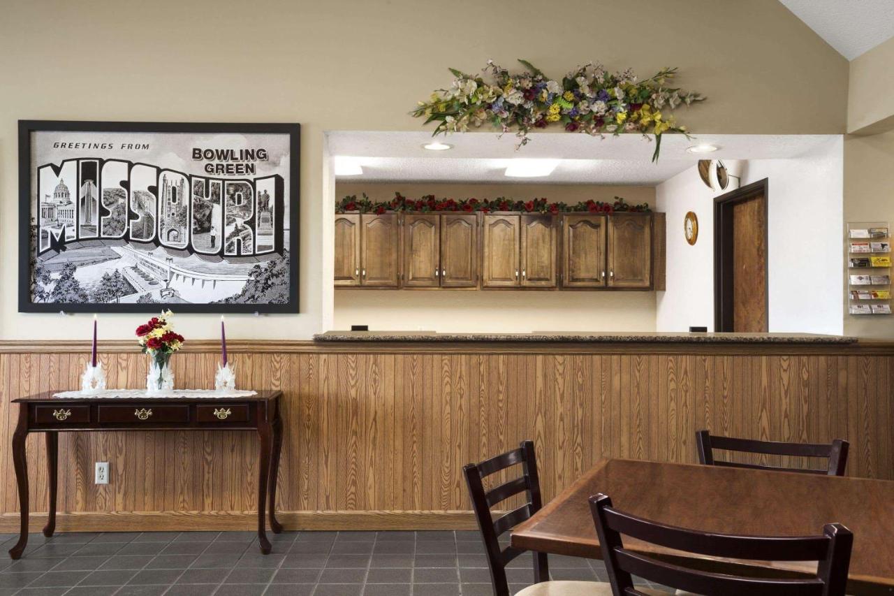 | Super 8 by Wyndham Bowling Green
