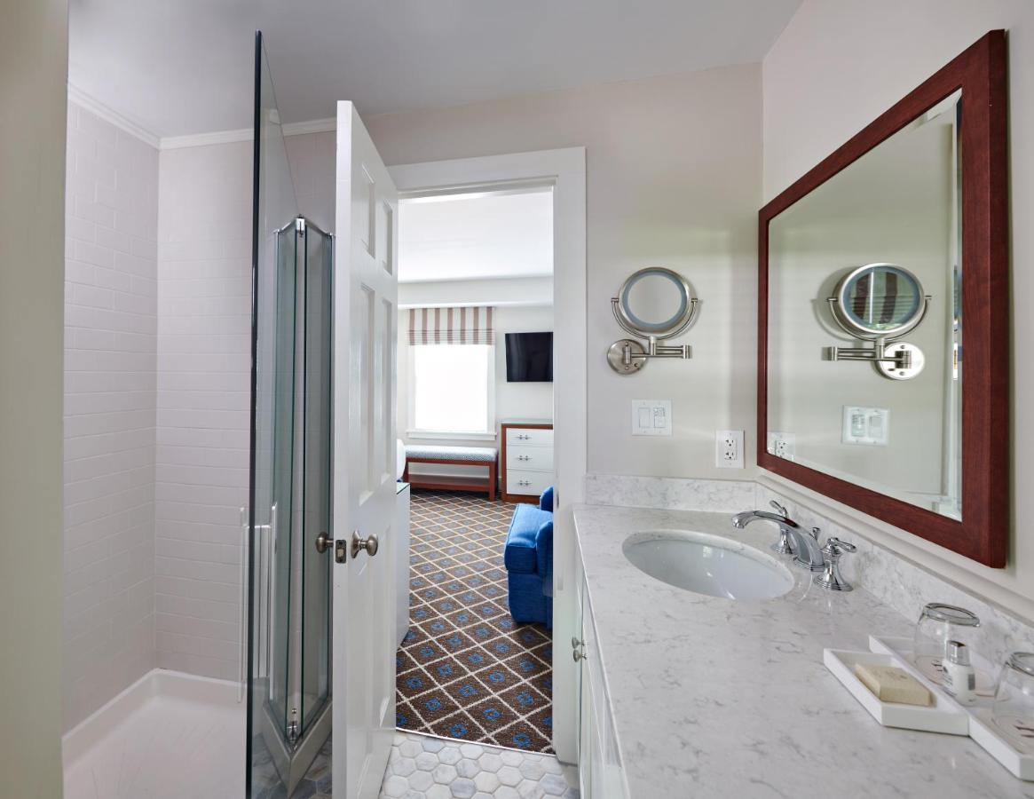 | Harbor View Hotel