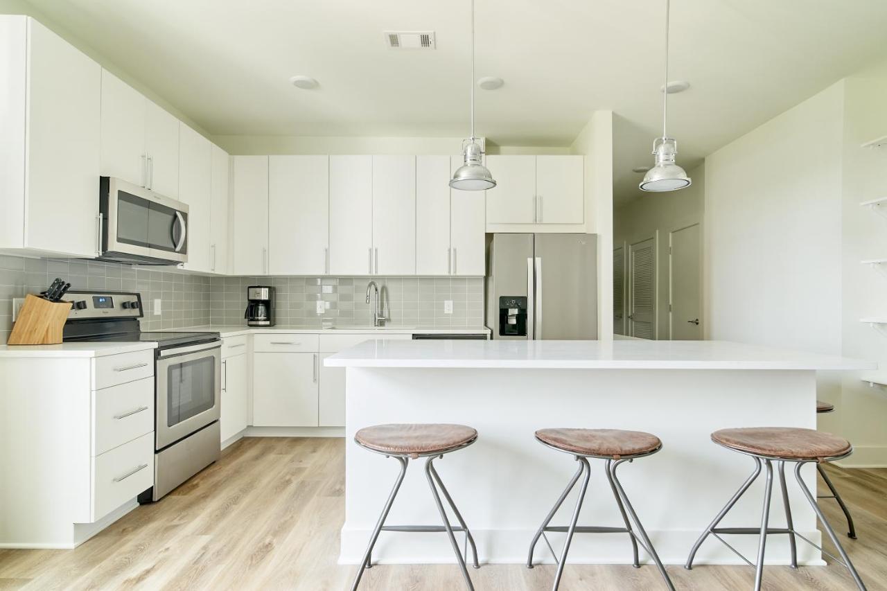 Two-Bedroom Suite at Sonder at LC Sobro
