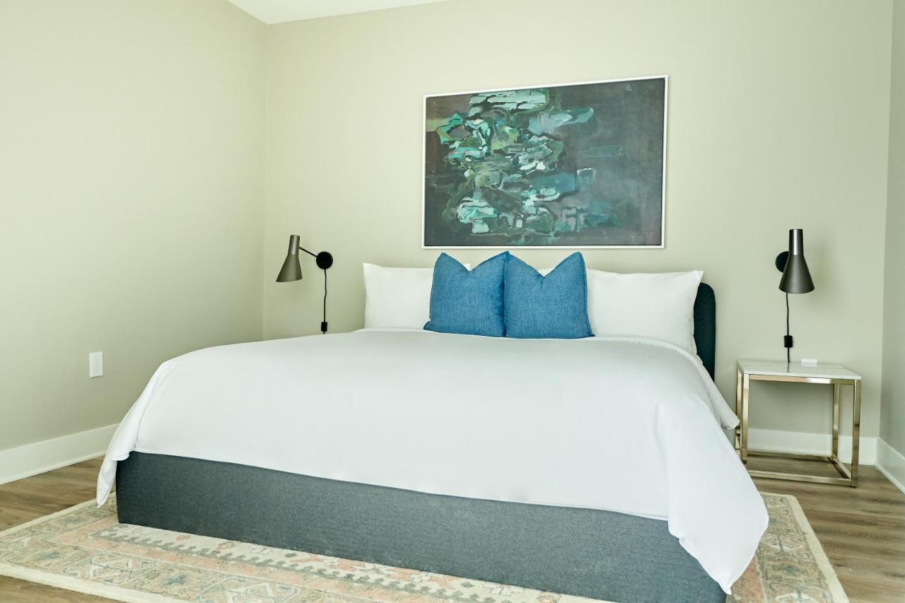Two-Bedroom Suite at Sonder at LC Sobro