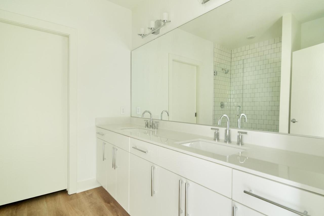 Two-Bedroom Suite at Sonder at LC Sobro