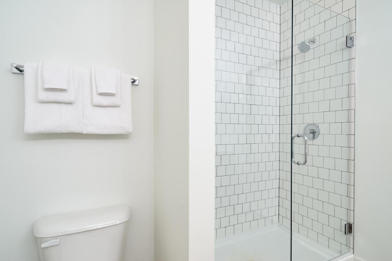 Two-Bedroom Suite at Sonder at LC Sobro