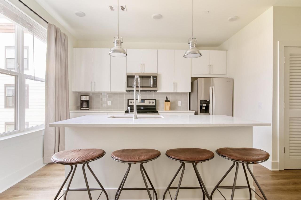 One-Bedroom Suite at Sonder at LC Sobro