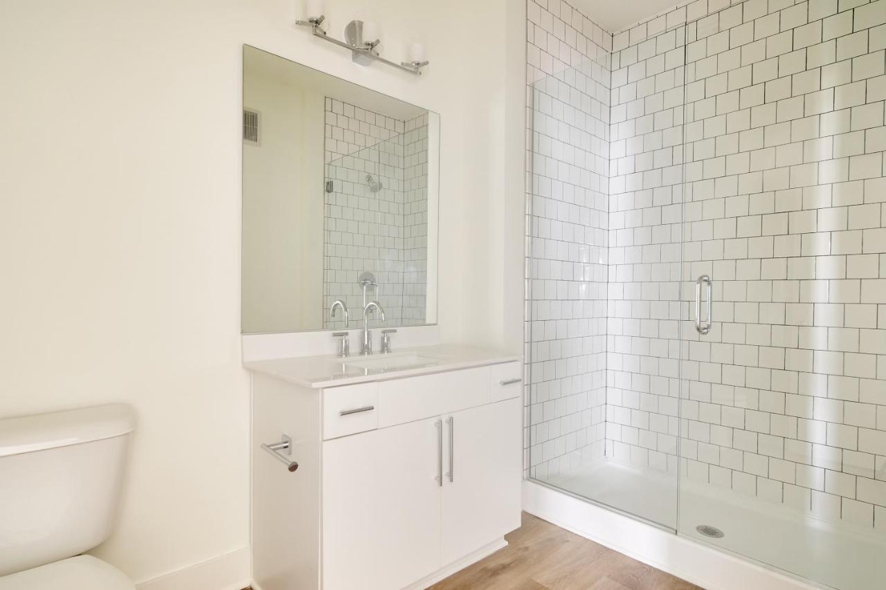 One-Bedroom Suite at Sonder at LC Sobro