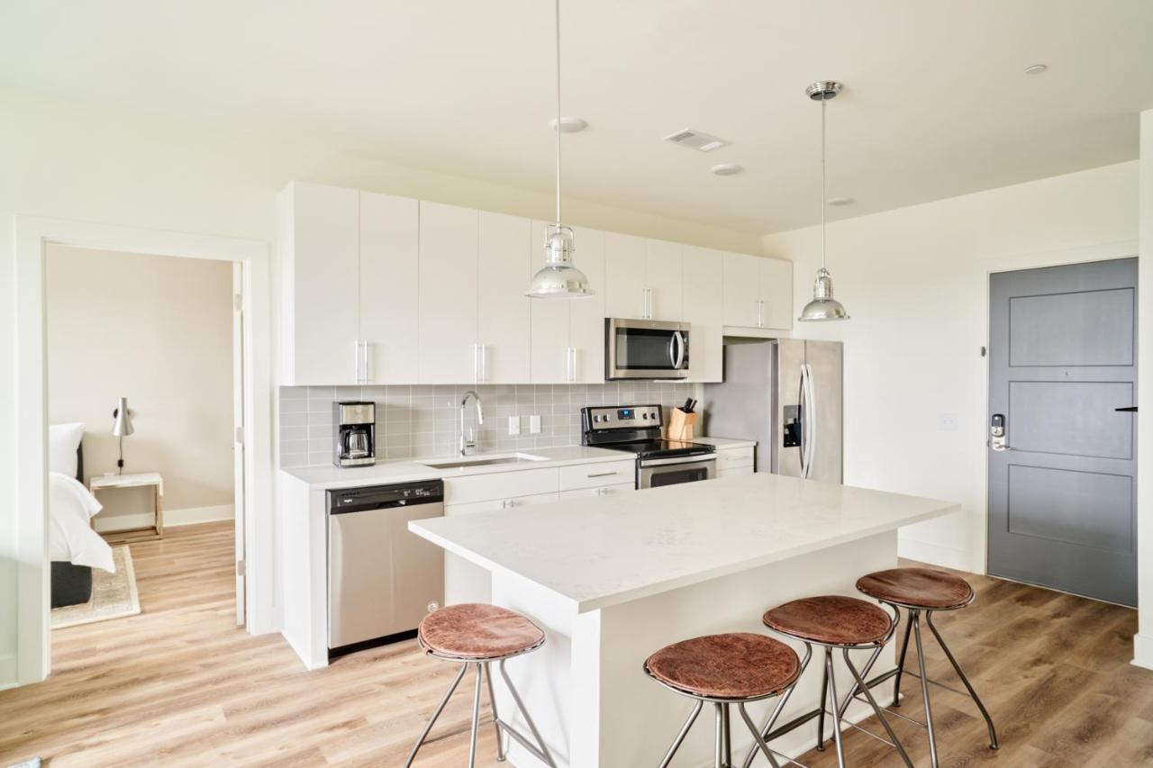Superior Suite at Sonder at LC Sobro