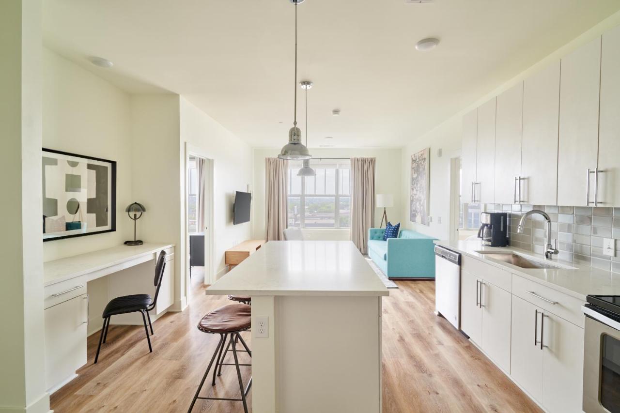 Superior Suite at Sonder at LC Sobro