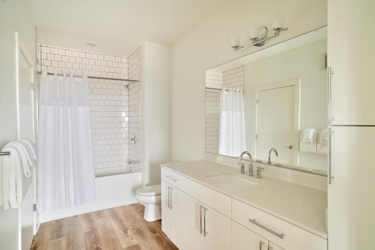 Superior Suite at Sonder at LC Sobro