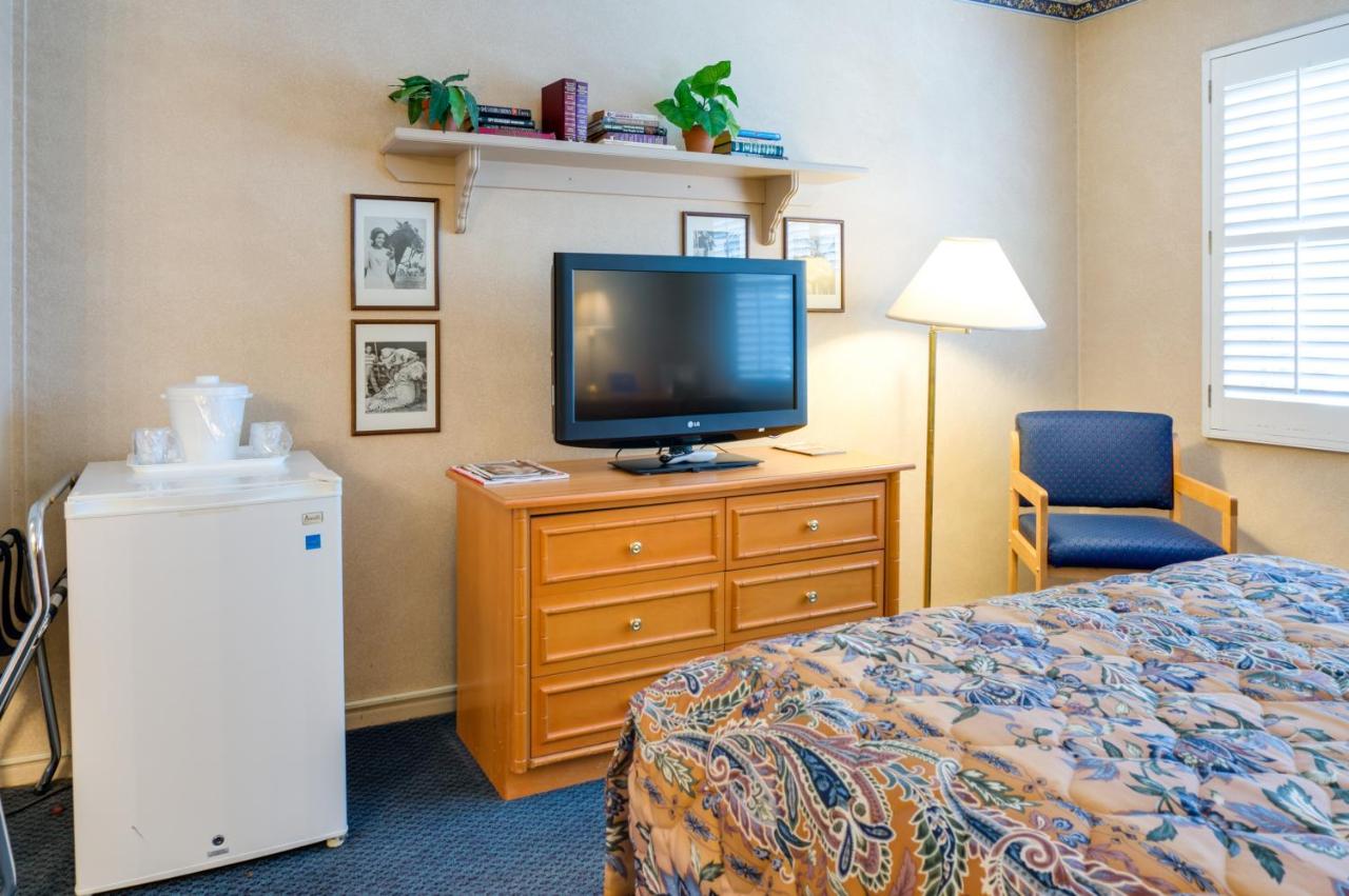 | Saga Motor Hotel Pasadena