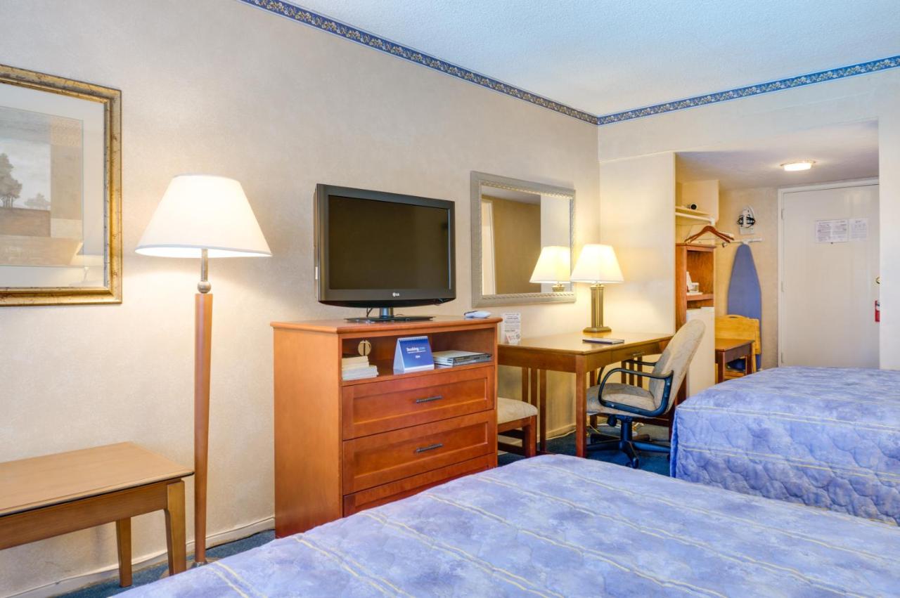 | Saga Motor Hotel Pasadena