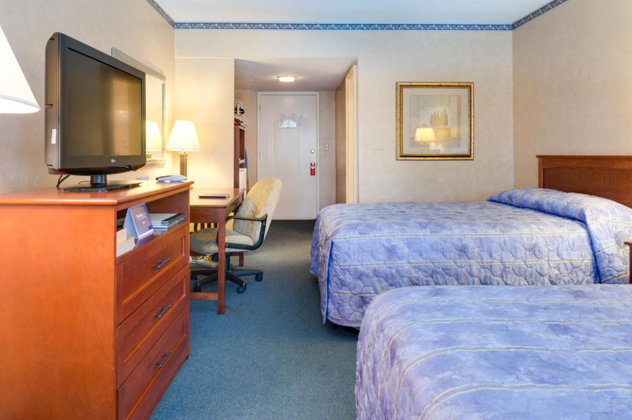 | Saga Motor Hotel Pasadena