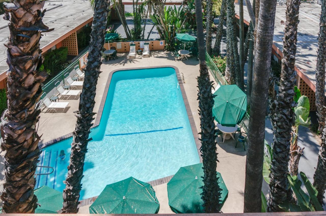 | Saga Motor Hotel Pasadena