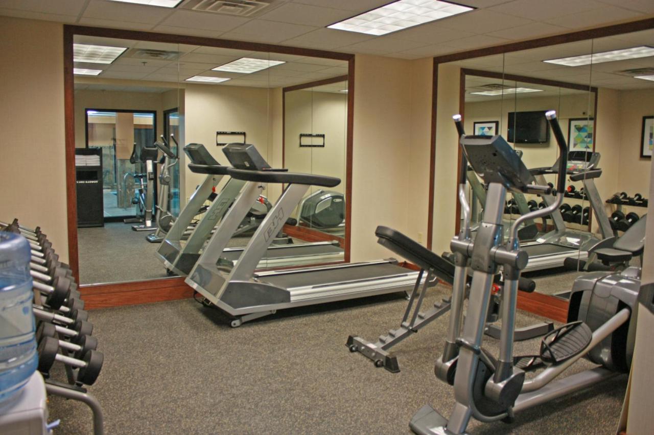 | Comfort Inn & Suites Copley Akron