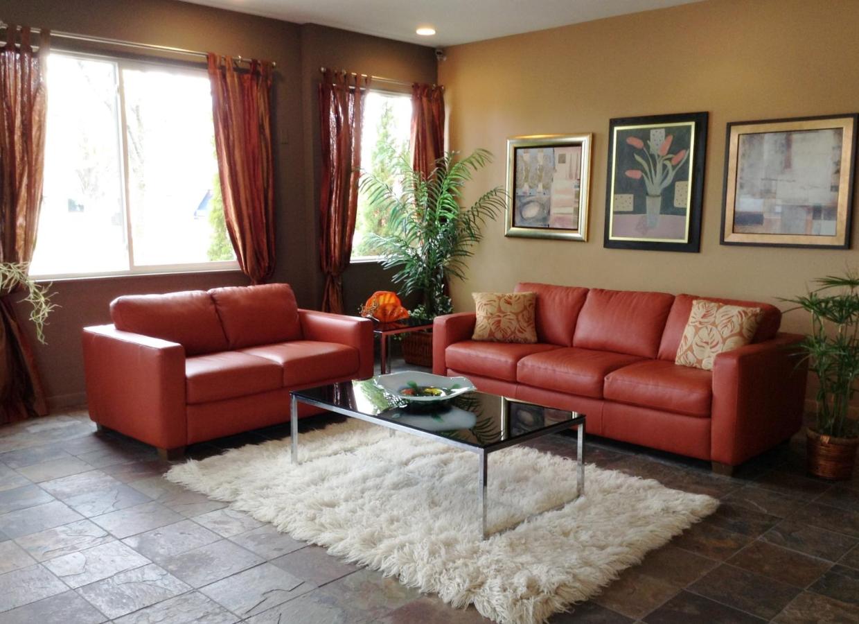 | Court Plaza Inn & Suites of Mackinaw