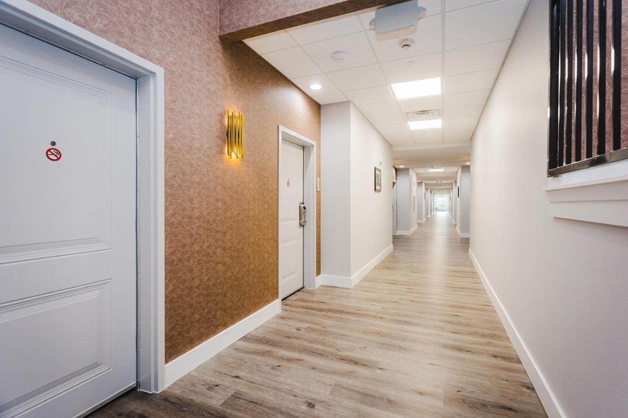  | Palace Inn Blue Houston East Beltway 8