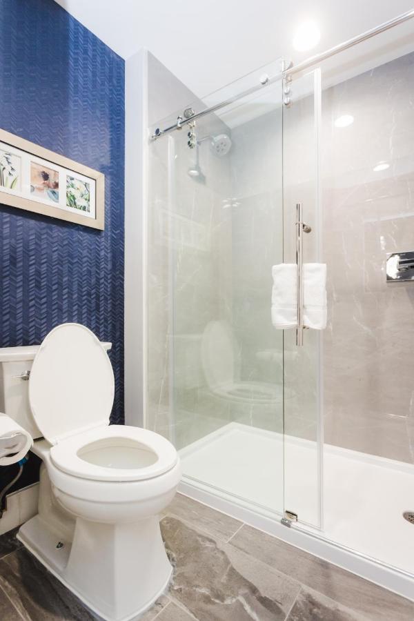 | Palace Inn Blue Houston East Beltway 8