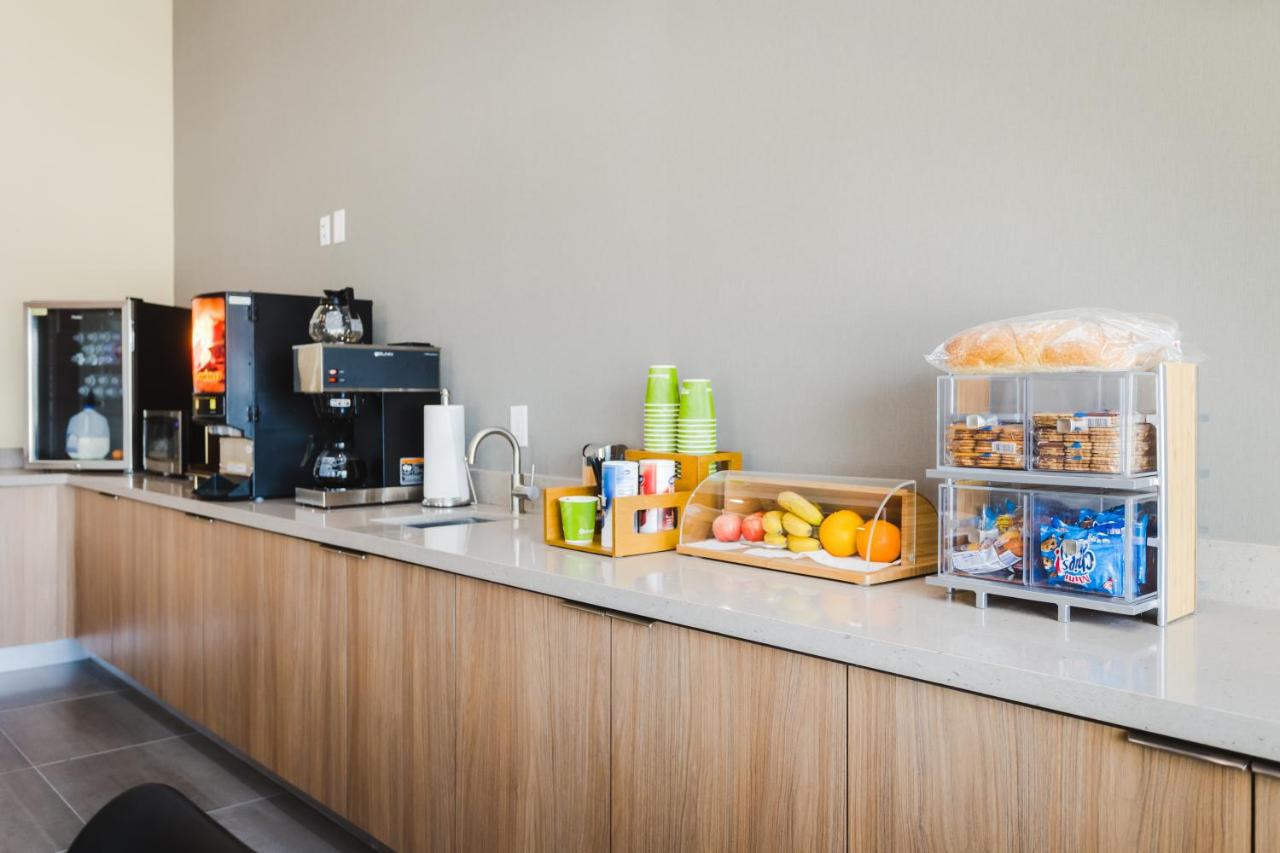 | Palace Inn Blue Houston East Beltway 8