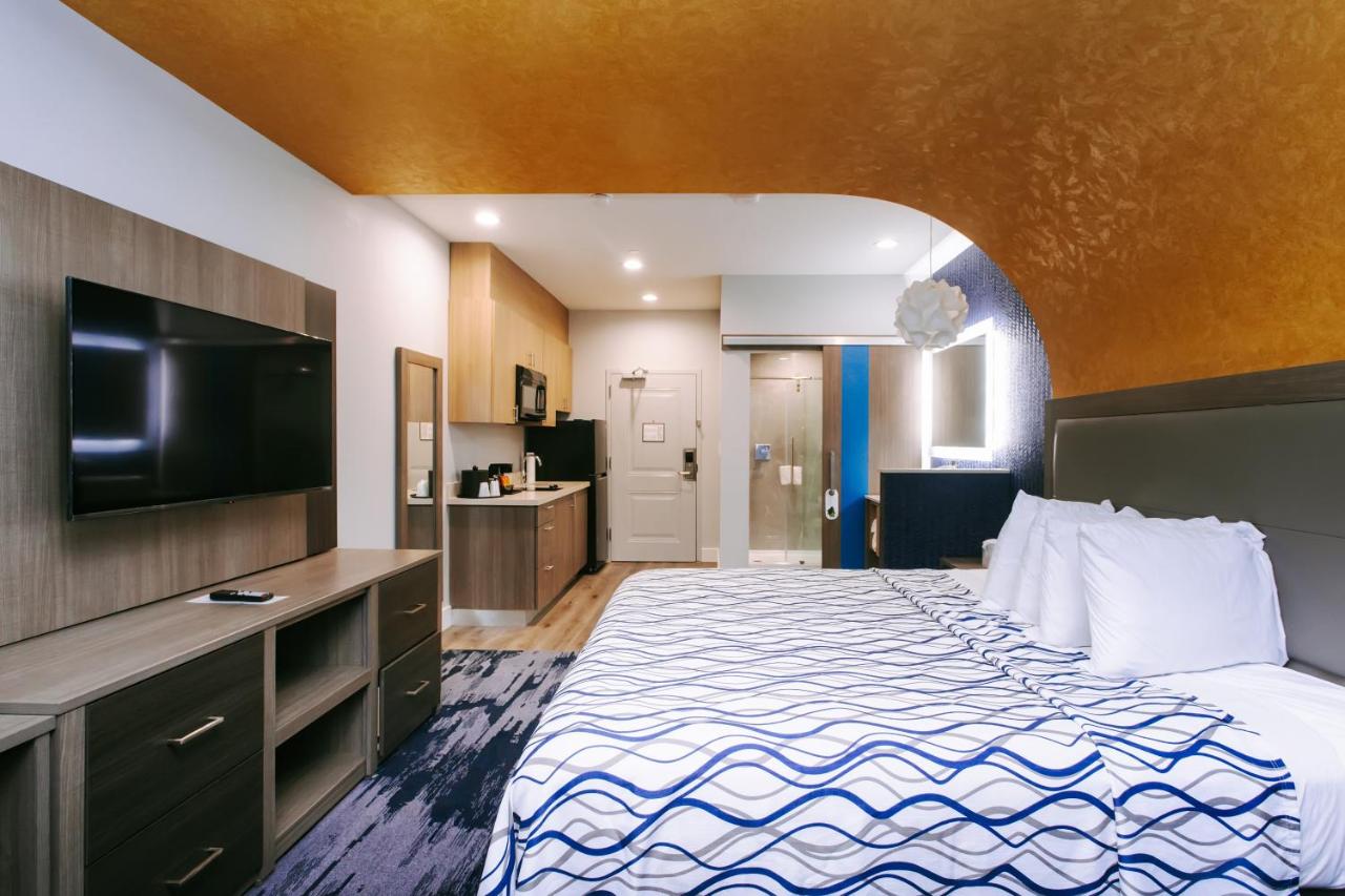 | Palace Inn Blue Houston East Beltway 8