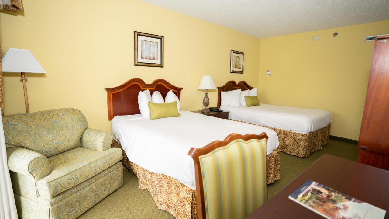 Double Suite with Two Double Beds and Sofa-Bed - Non-Smoking at Clarion Hotel & Suites Convention Center Fredericksburg