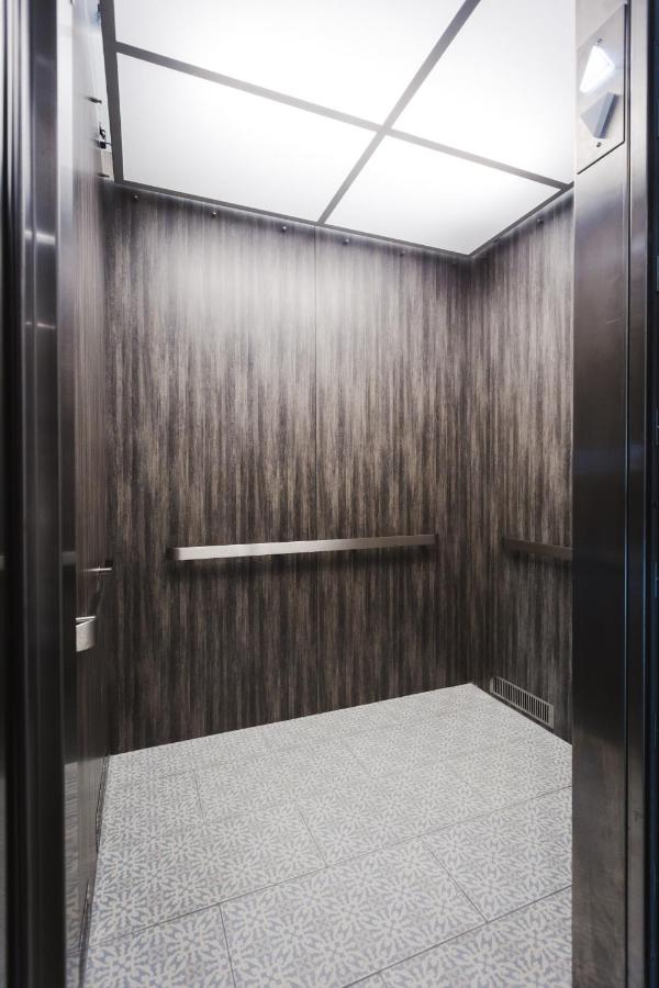 | Palace Inn Blue Houston East Beltway 8
