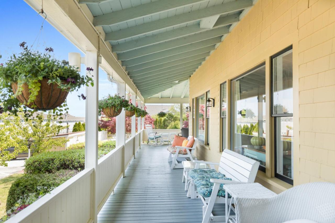 | Colonial Inn