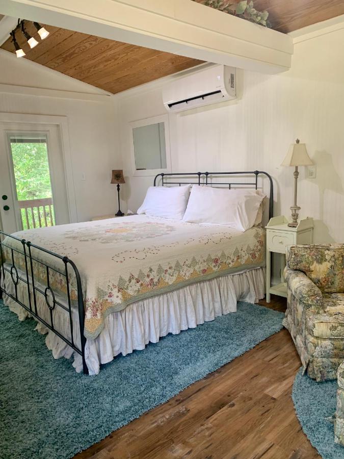 | Lamb's Rest Inn