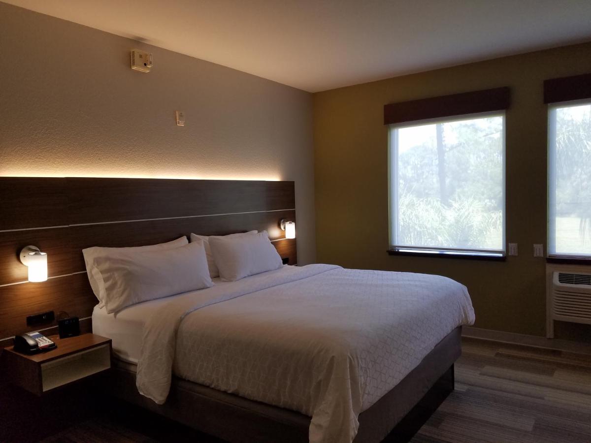 King Room - Disability Access/Hearing Accessible at City Express By Marriott Daytona Beach Speedway