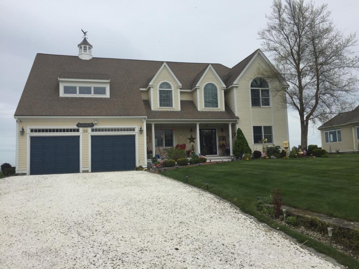 | Inn 38 Oak Bluff Circle