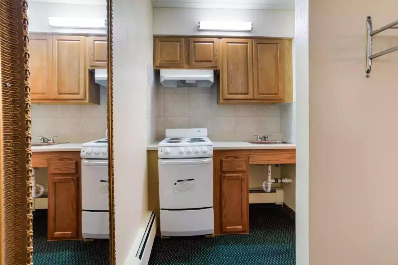 Superior Queen Room at Royal Inn Clearfield