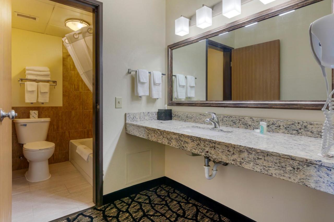 King Suite with Sofabed - Non Smoking at Quality Inn Oshkosh Aviation Park