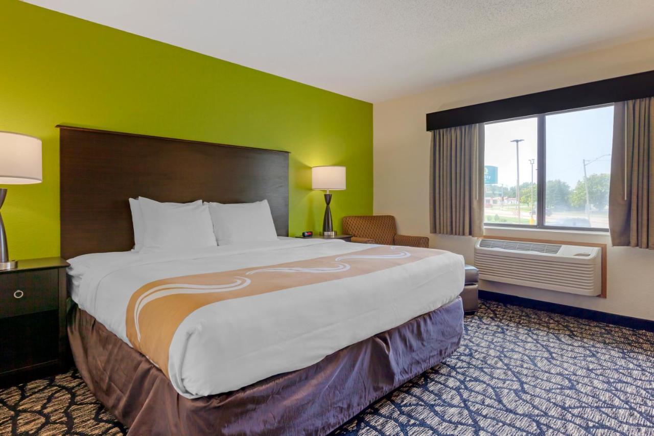 King Room - Non Smoking at Quality Inn Oshkosh Aviation Park