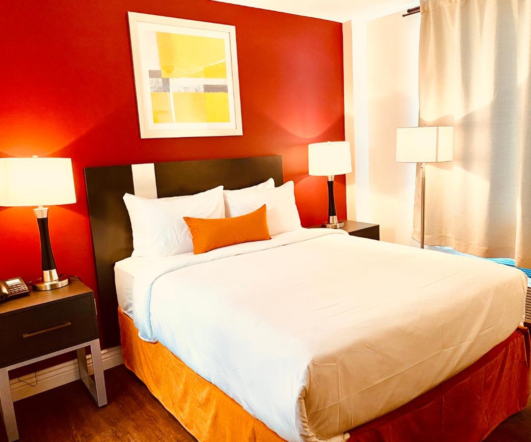 Queen Room - Disability Access at Surface Inn Brooklyn