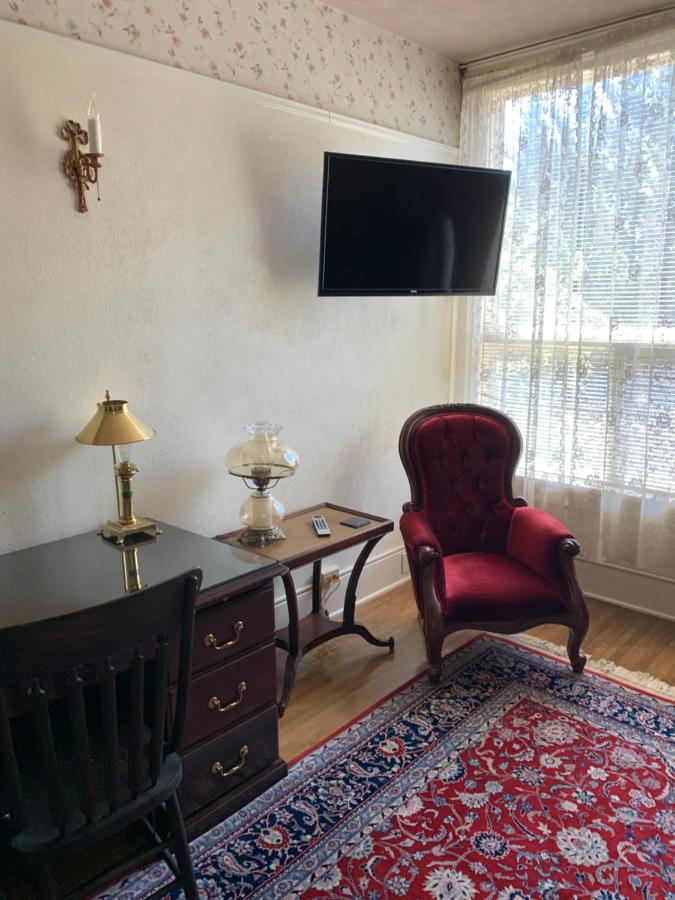 | Mount Shasta Ranch Bed and Breakfast