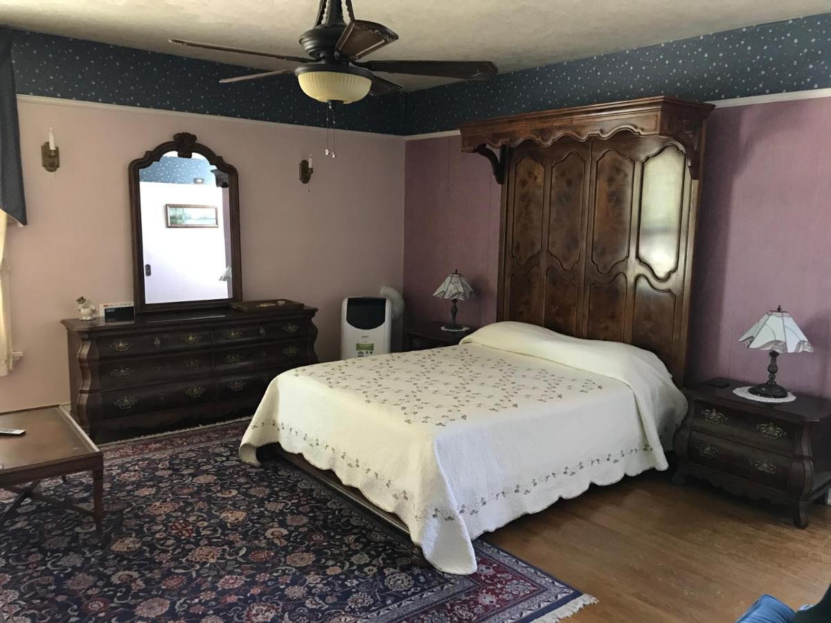 | Mount Shasta Ranch Bed and Breakfast