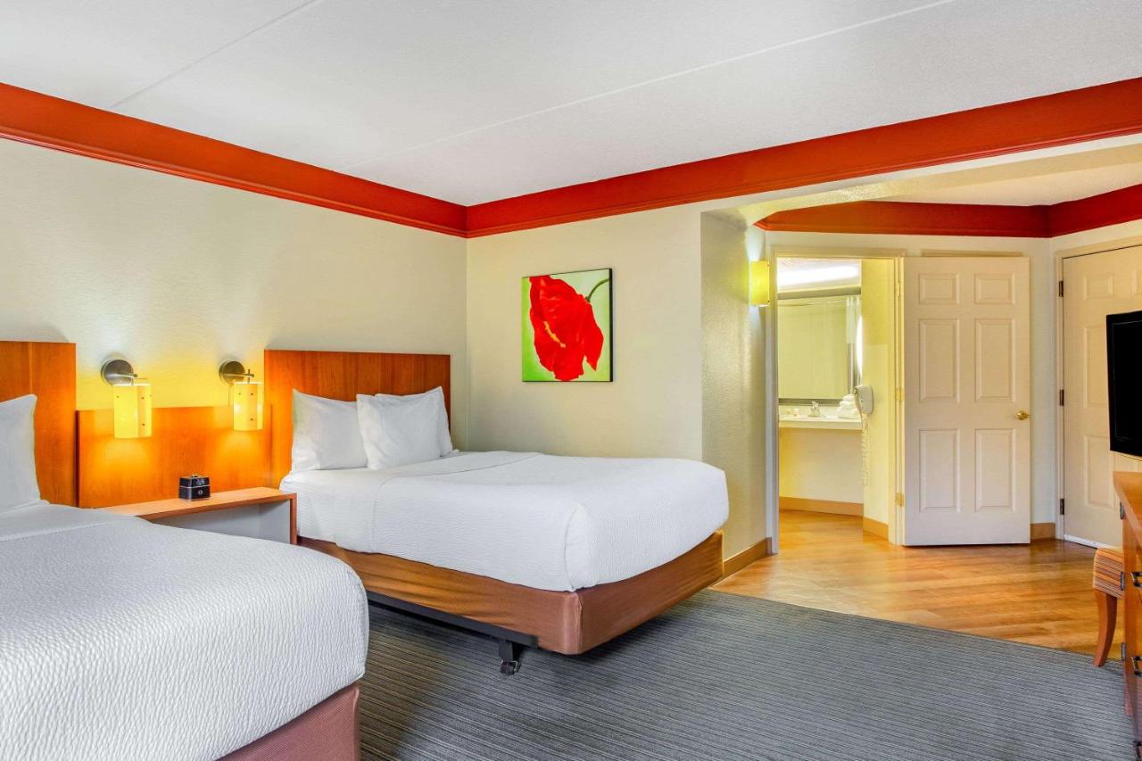 Deluxe Double Room with Two Double Beds at La Quinta Inn & Suites by Wyndham Raleigh Crabtree